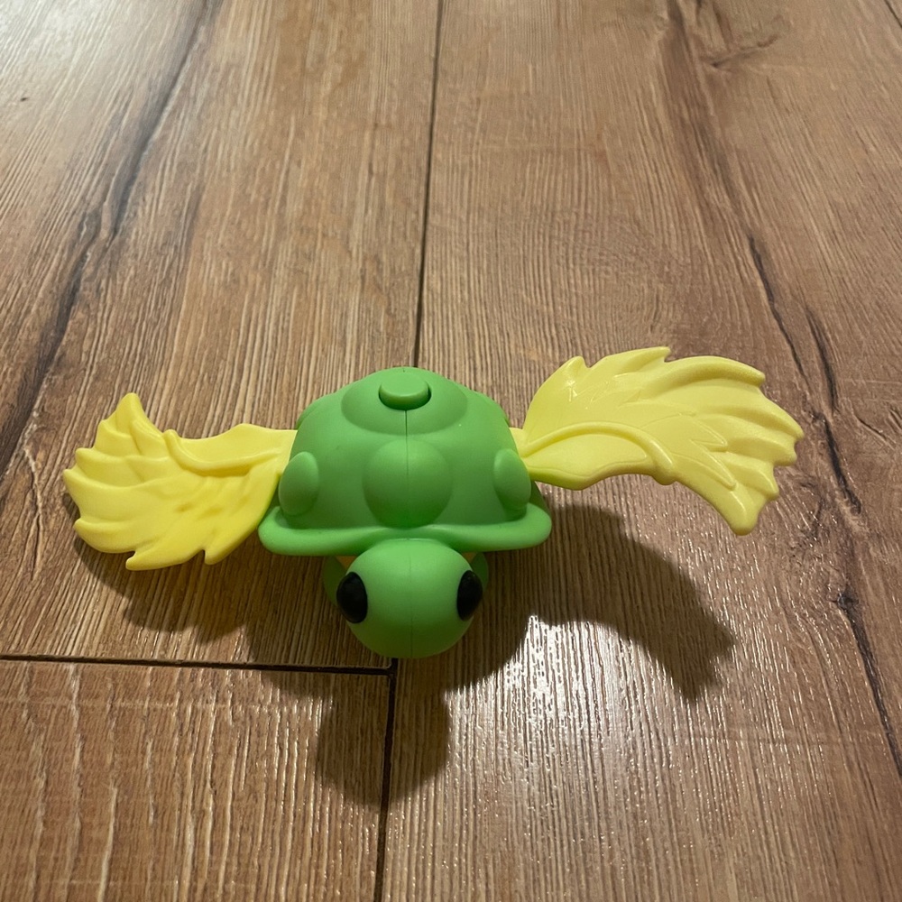 Mcdonalds Green and Yellow Turtle Toy